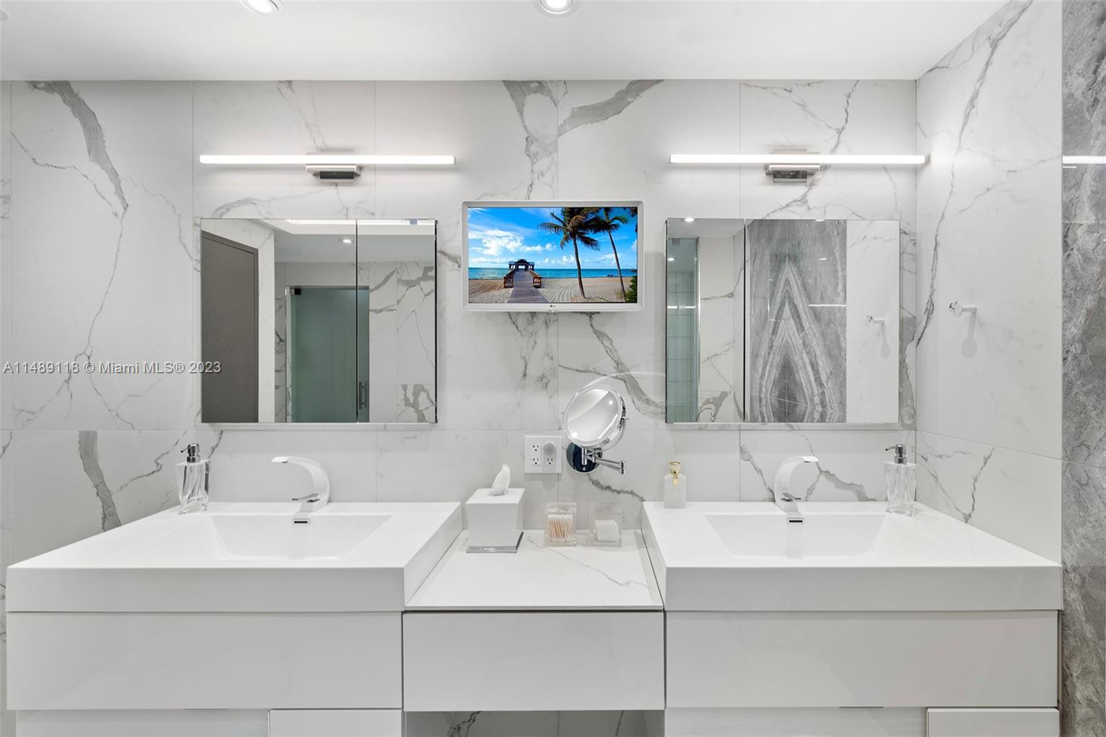 6000 Island Blvd Unit: 807