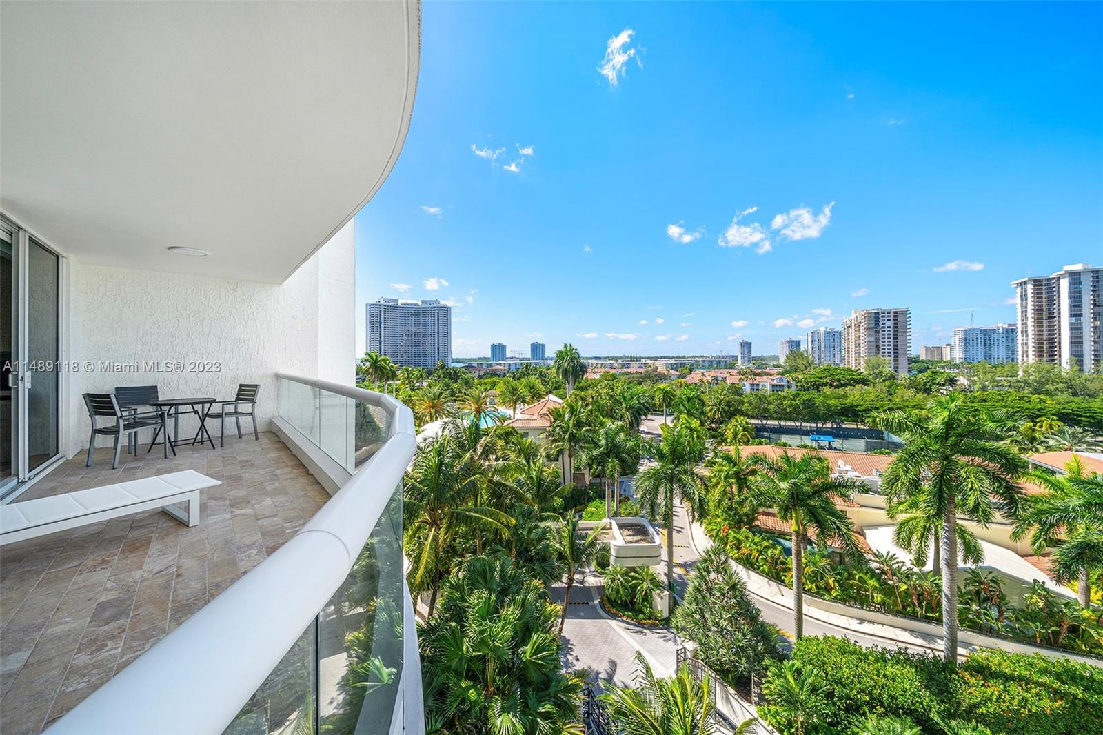6000 Island Blvd Unit: 807