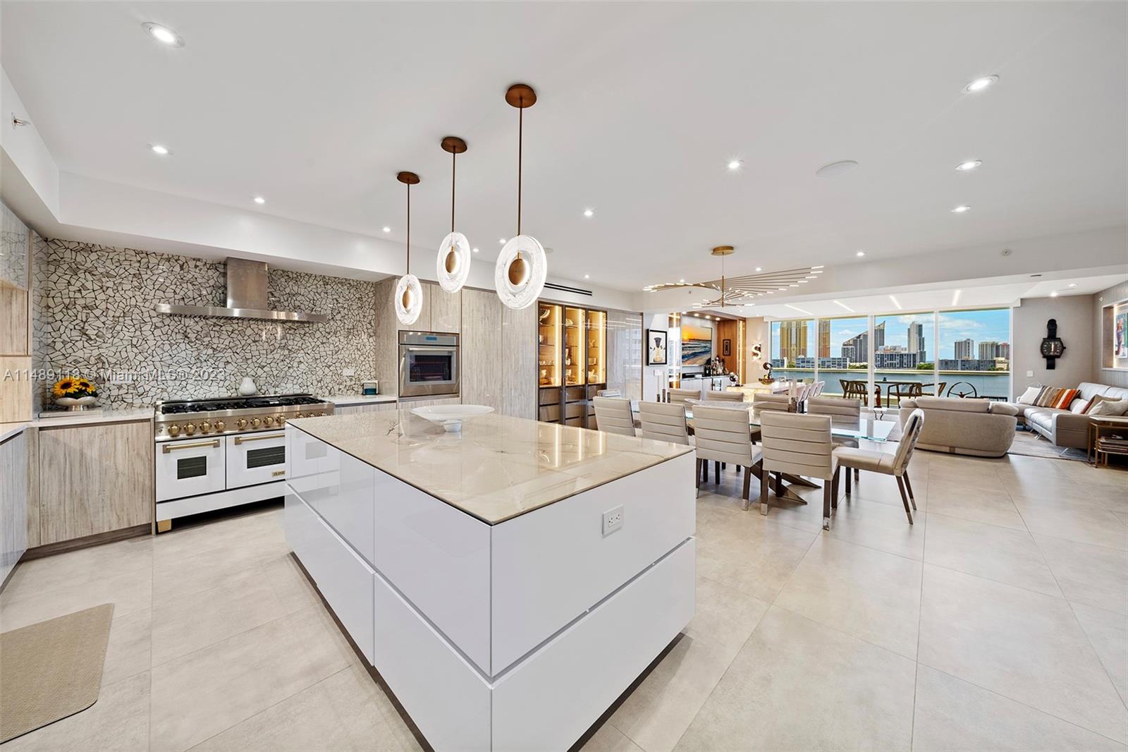 6000 Island Blvd Unit: 807
