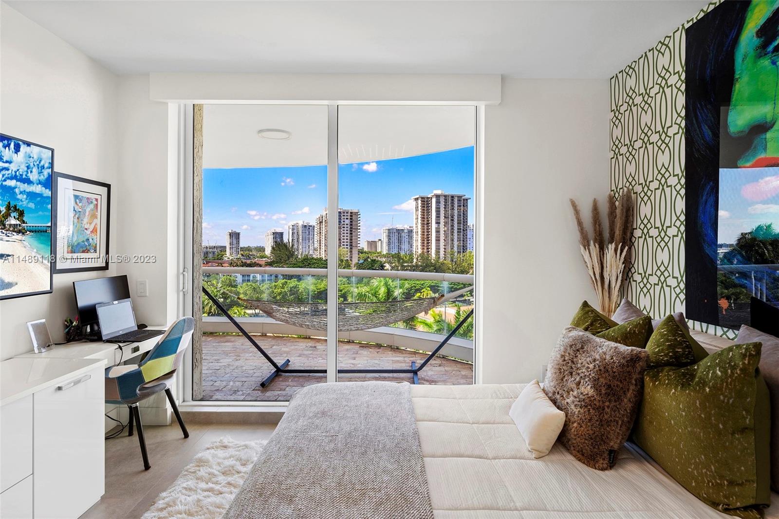 6000 Island Blvd Unit: 807