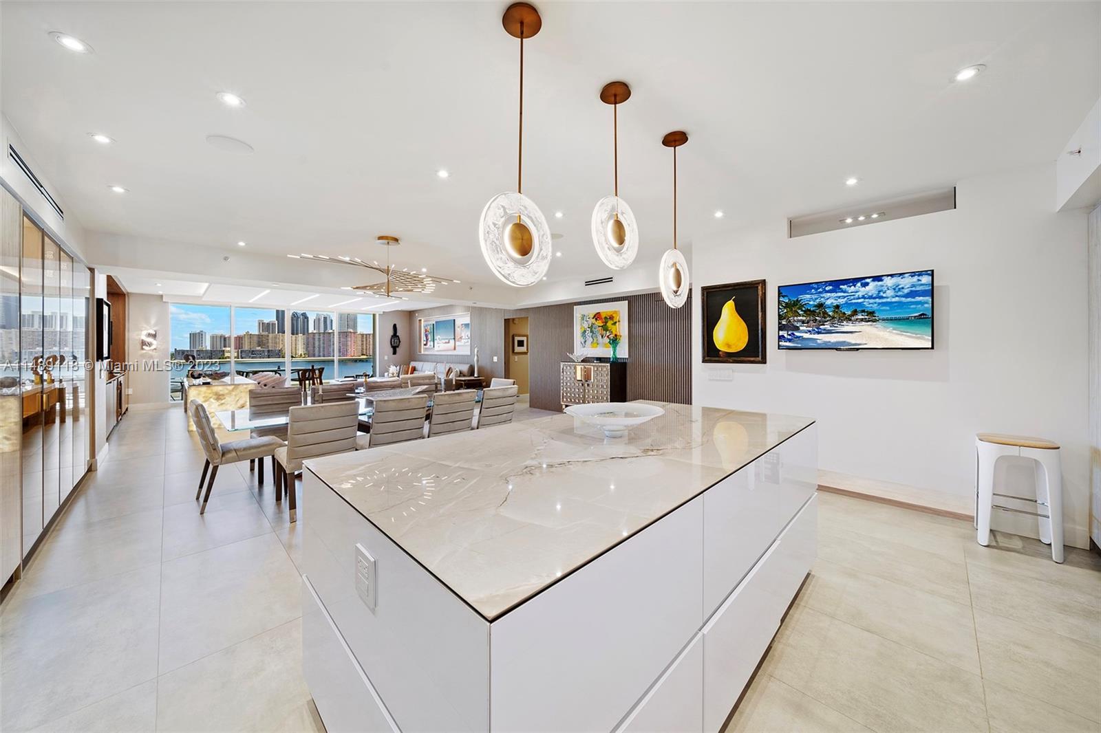 6000 Island Blvd Unit: 807