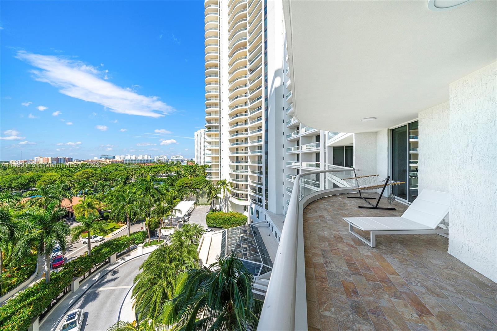 6000 Island Blvd Unit: 807
