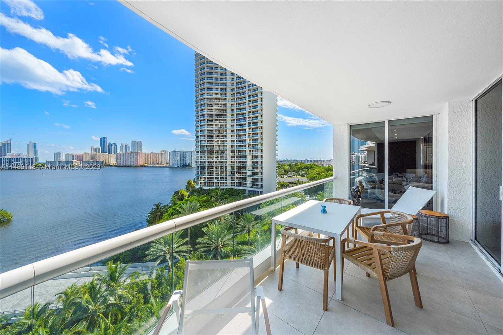 6000 Island Blvd Unit: 807