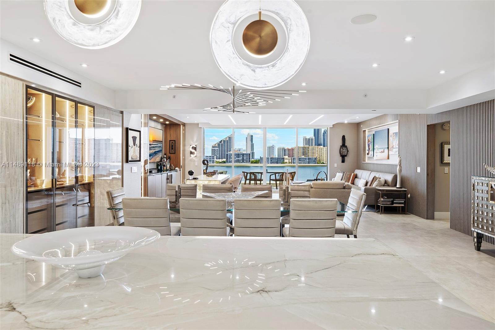 6000 Island Blvd Unit: 807