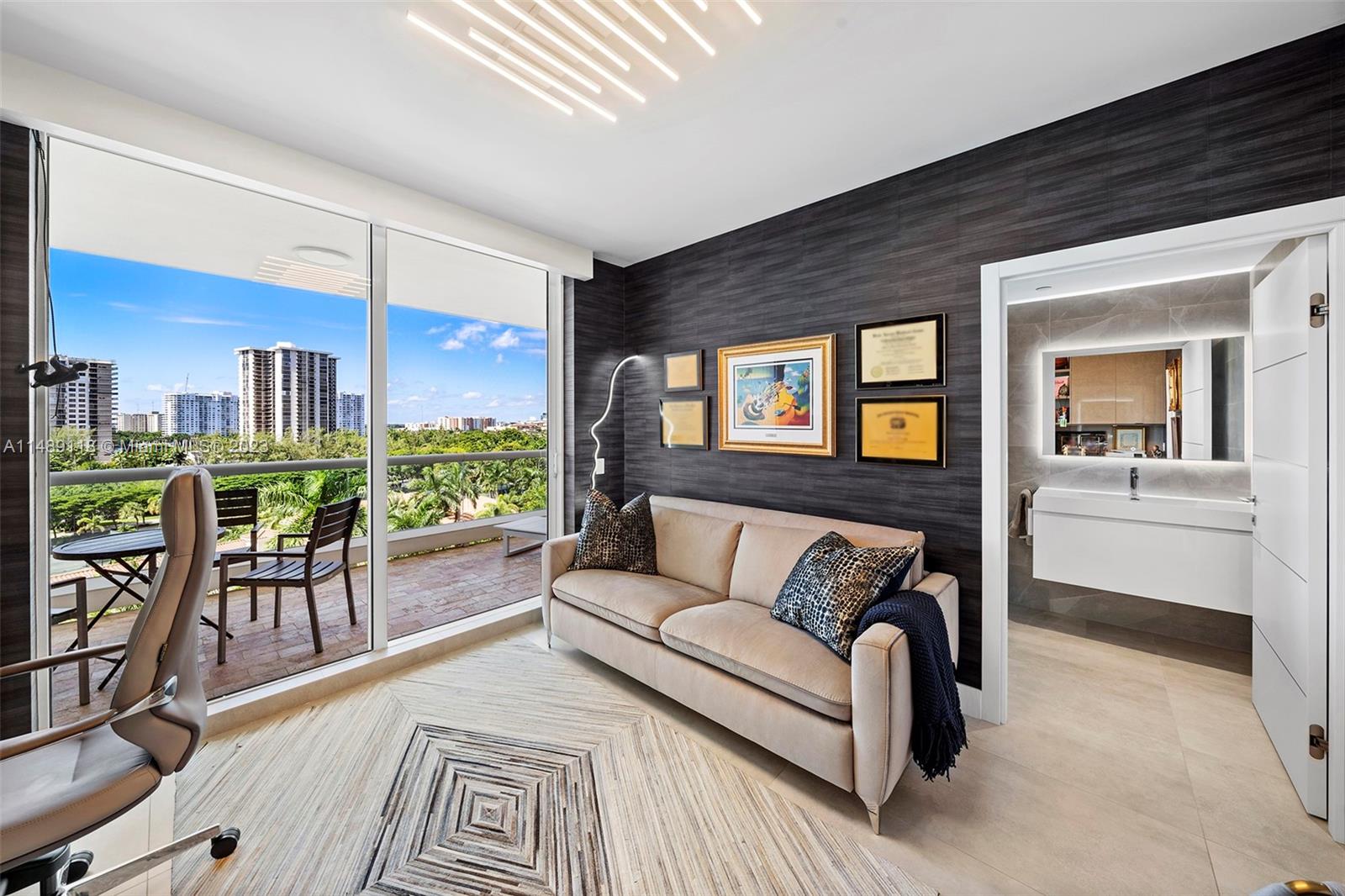 6000 Island Blvd Unit: 807