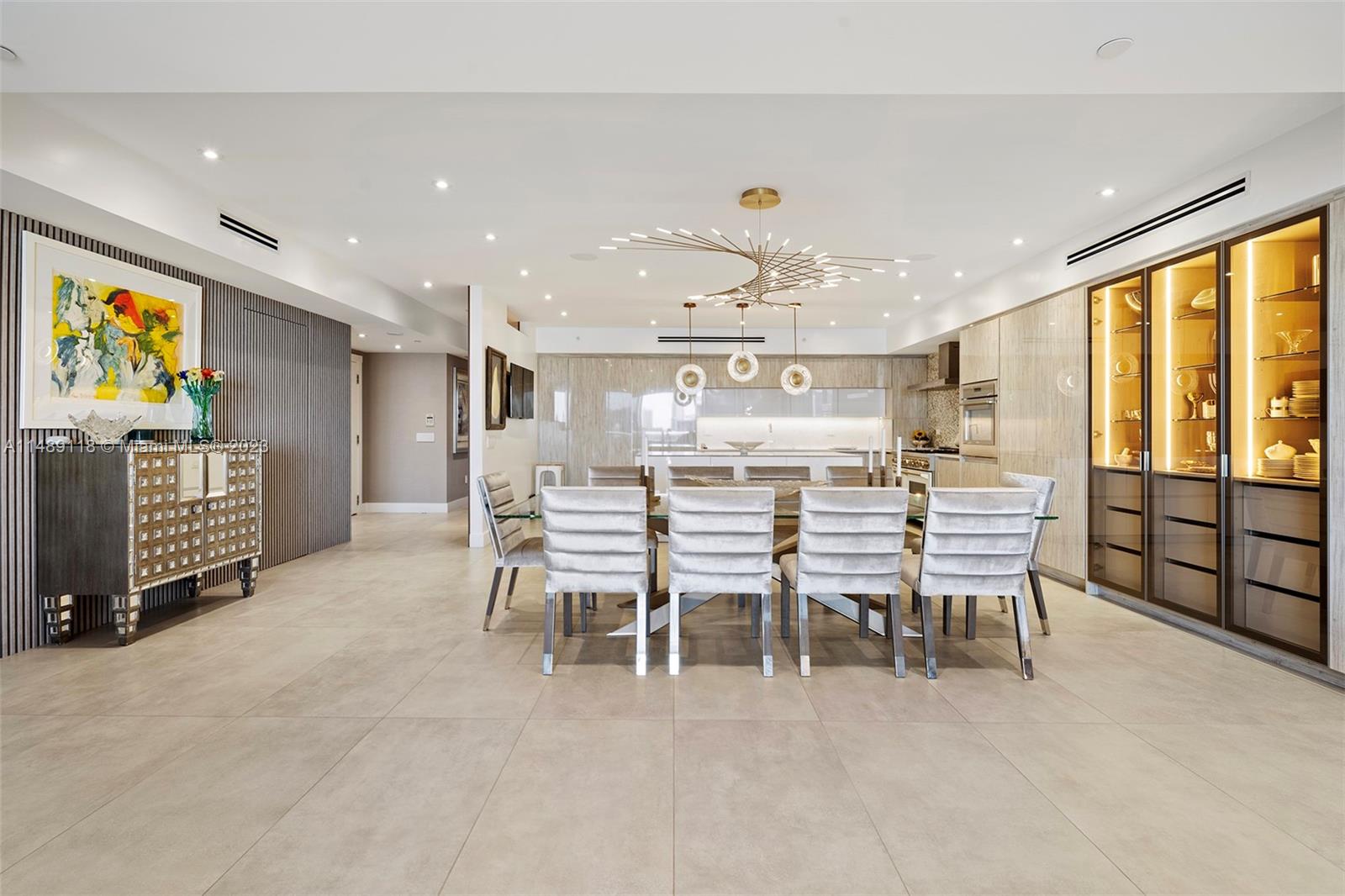 6000 Island Blvd Unit: 807