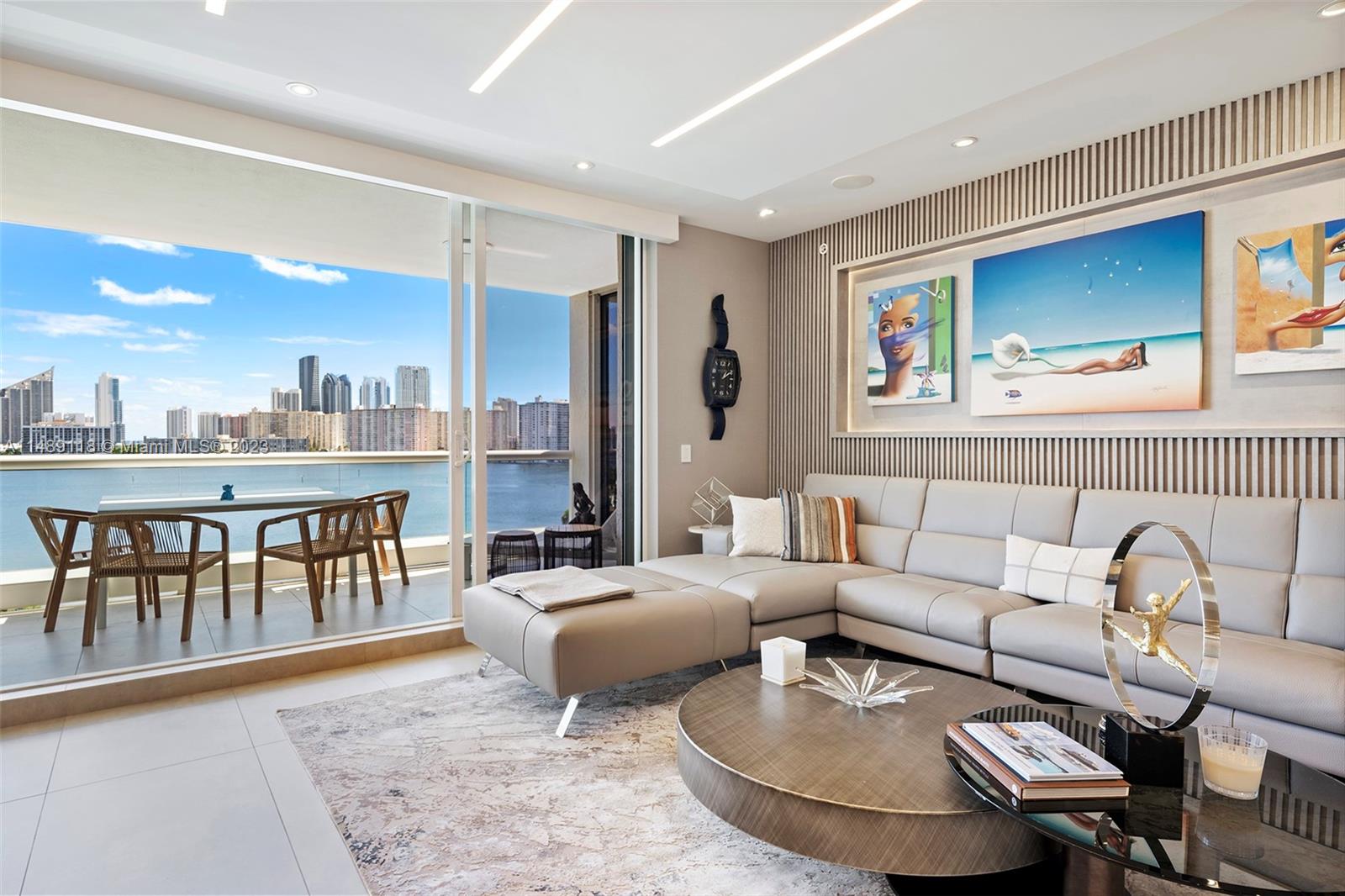 6000 Island Blvd Unit: 807