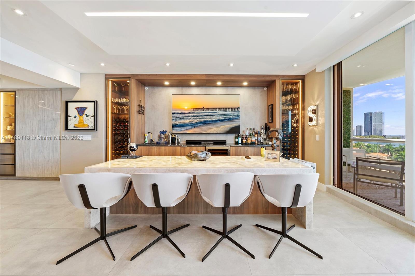 6000 Island Blvd Unit: 807