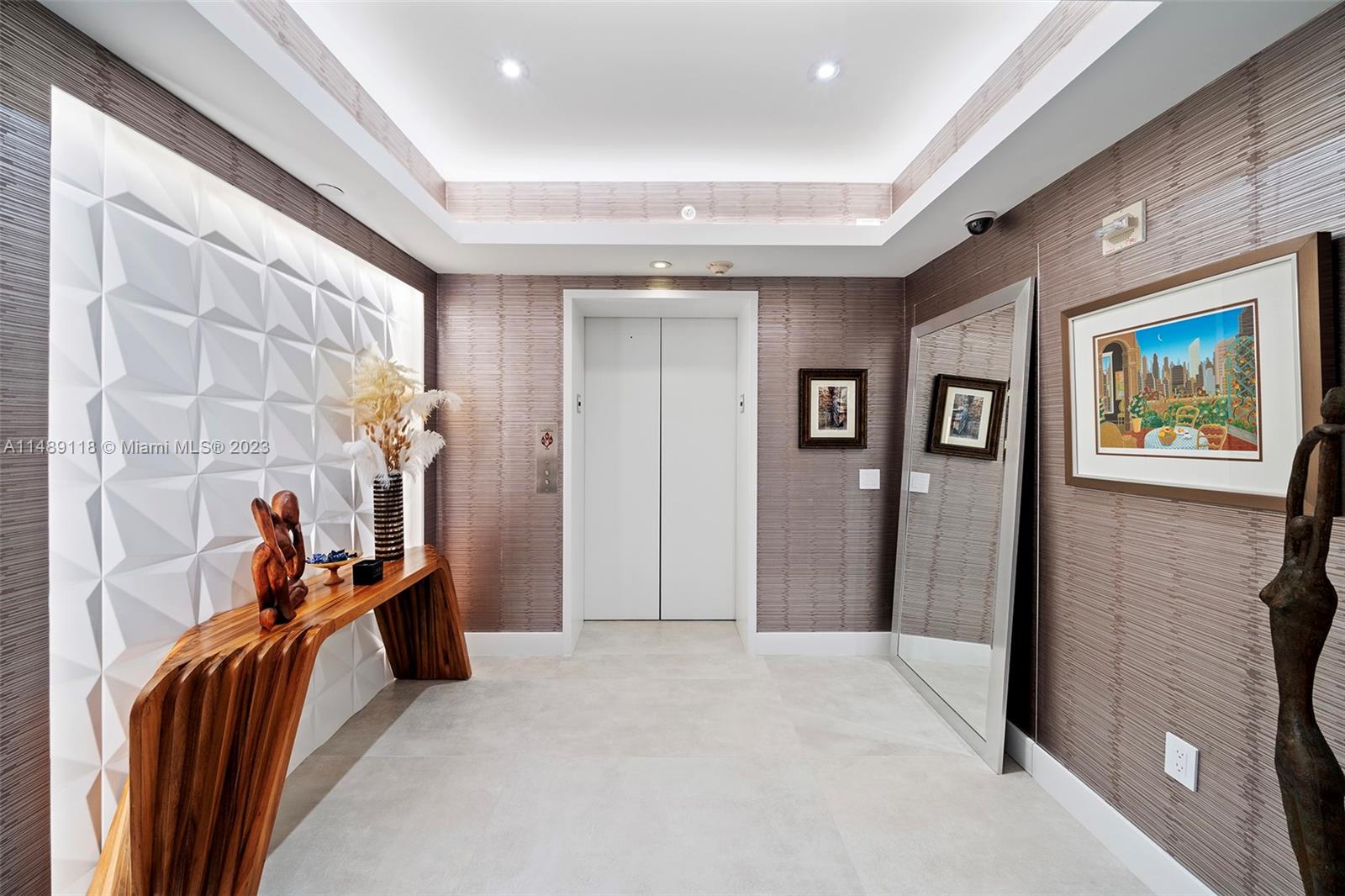 6000 Island Blvd Unit: 807