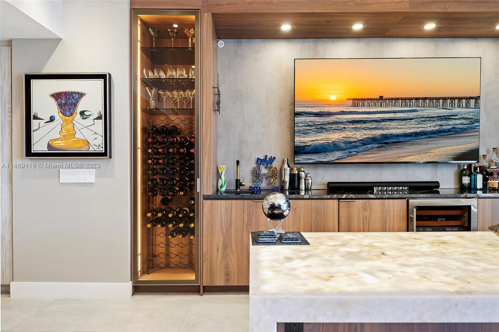 6000 Island Blvd Unit: 807