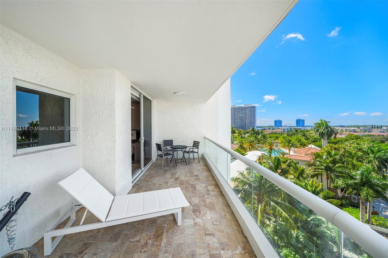 6000 Island Blvd Unit: 807