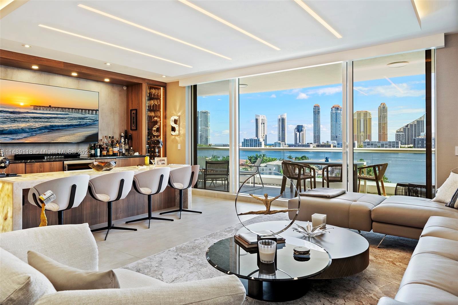 6000 Island Blvd Unit: 807
