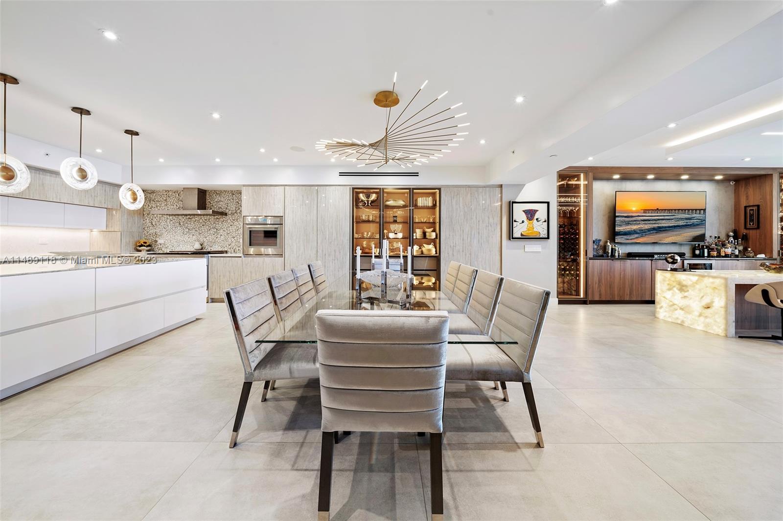 6000 Island Blvd Unit: 807