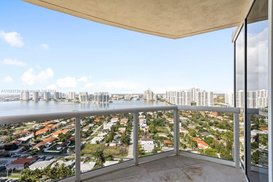 18911 Collins Ave # 2805