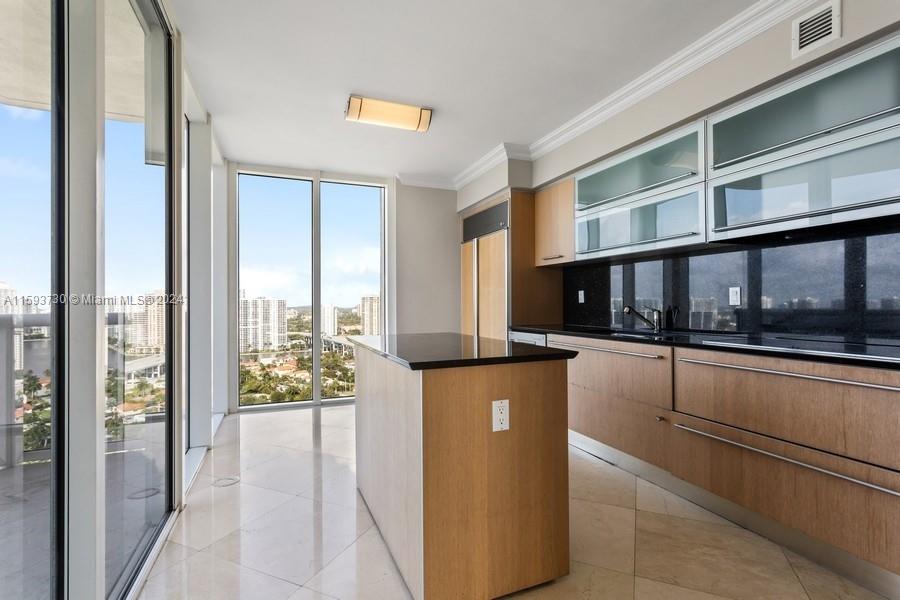 18911 Collins Ave # 2805