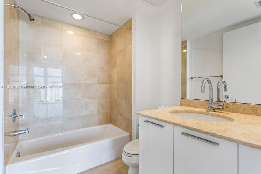 18911 Collins Ave # 2805