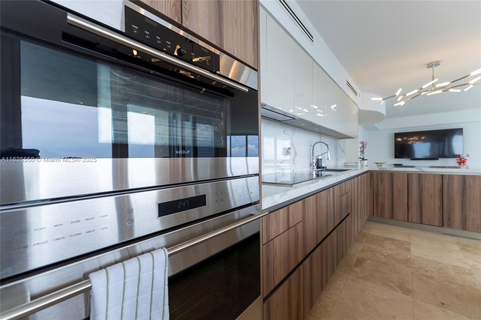 19111 Collins Ave # 3608