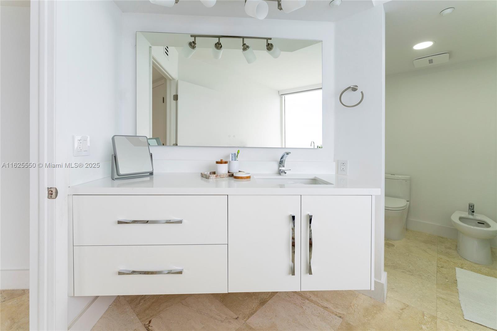 19111 Collins Ave # 3608