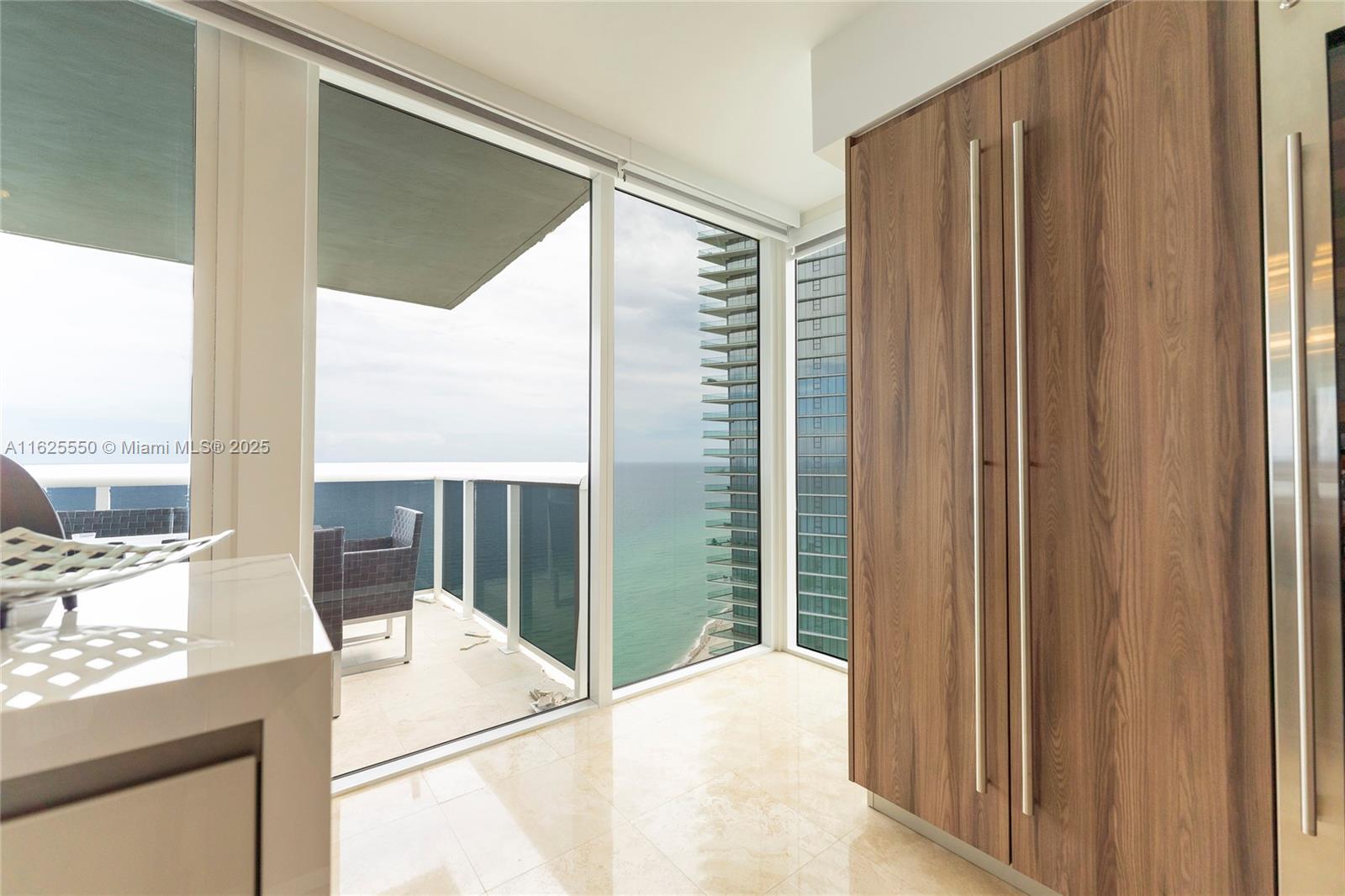 19111 Collins Ave # 3608