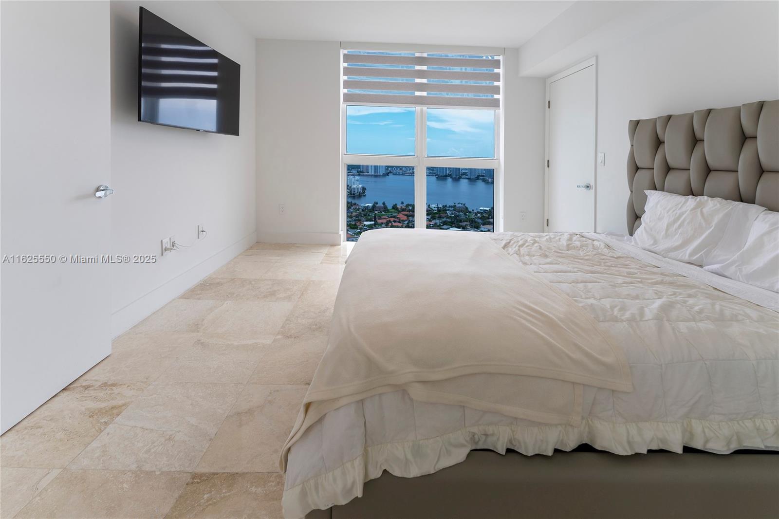 19111 Collins Ave # 3608