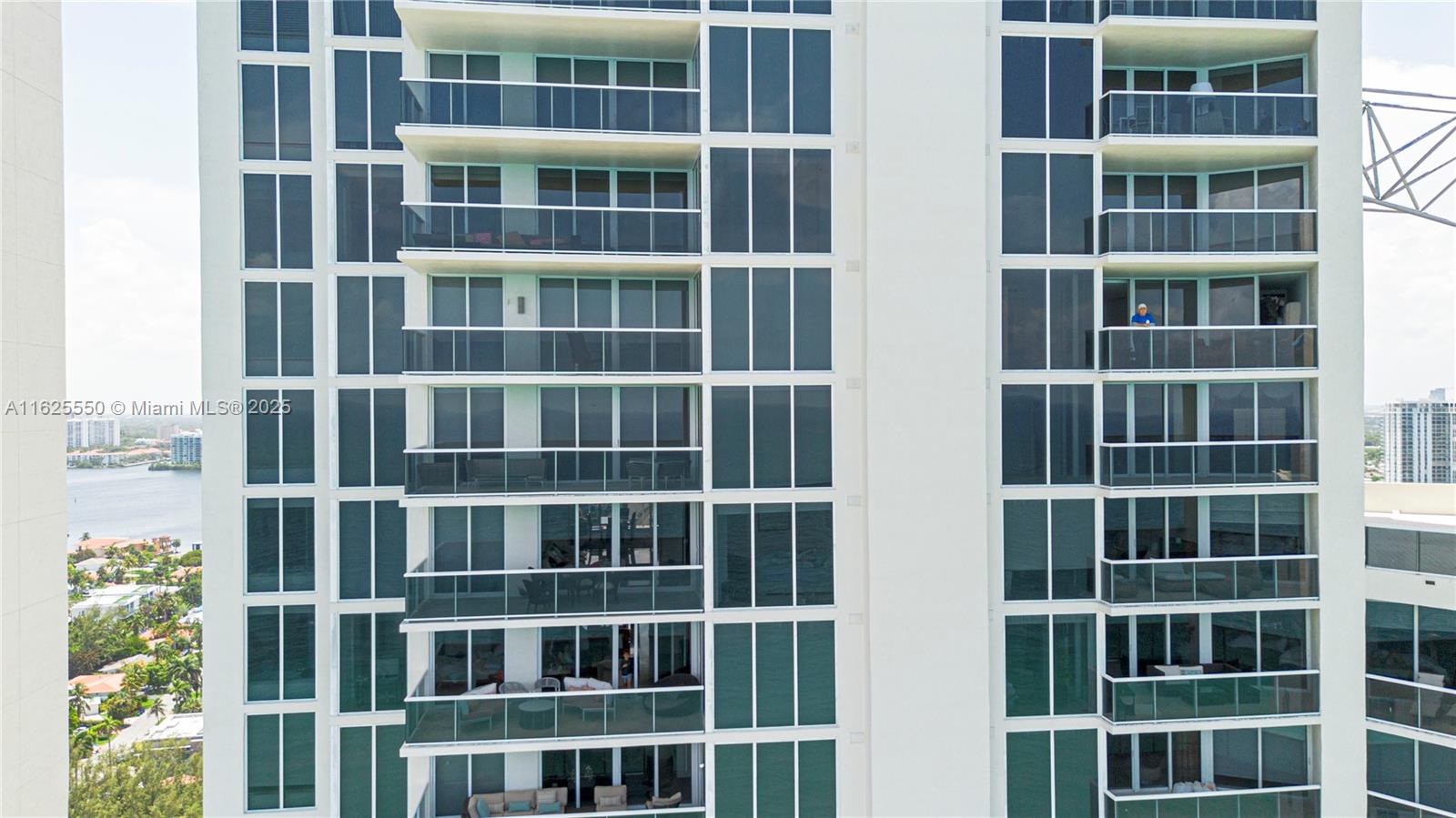 19111 Collins Ave # 3608