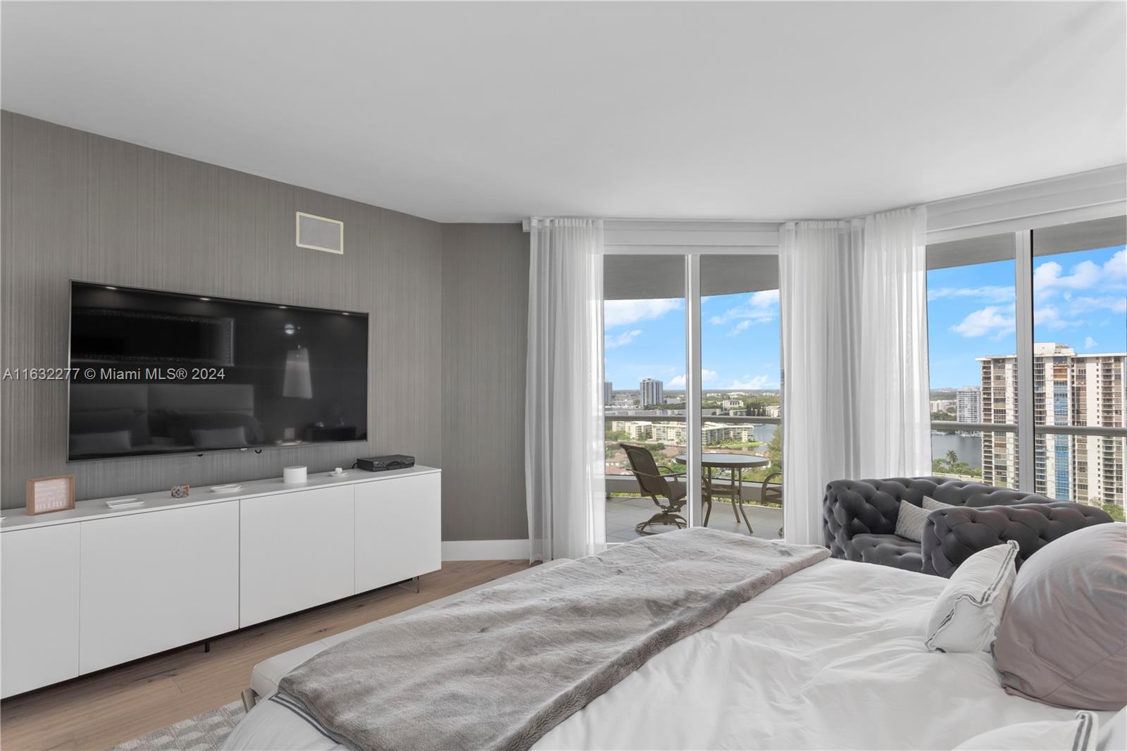 7000 Island Blvd # 2108