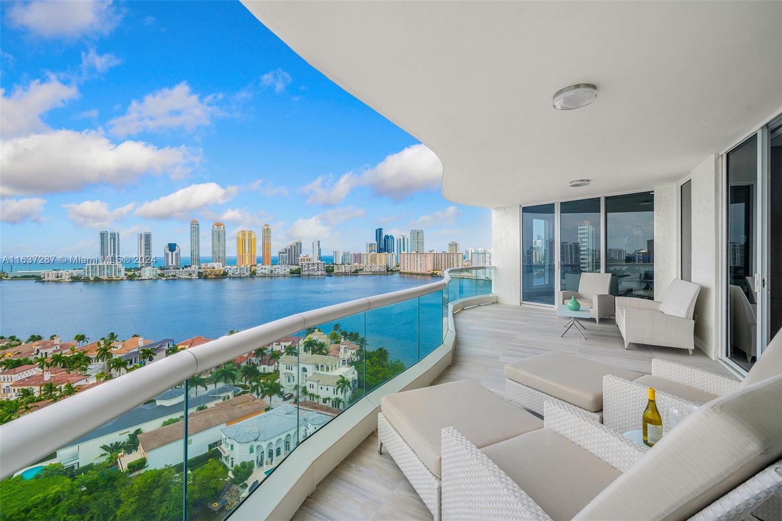 6000 Island Blvd # 2103