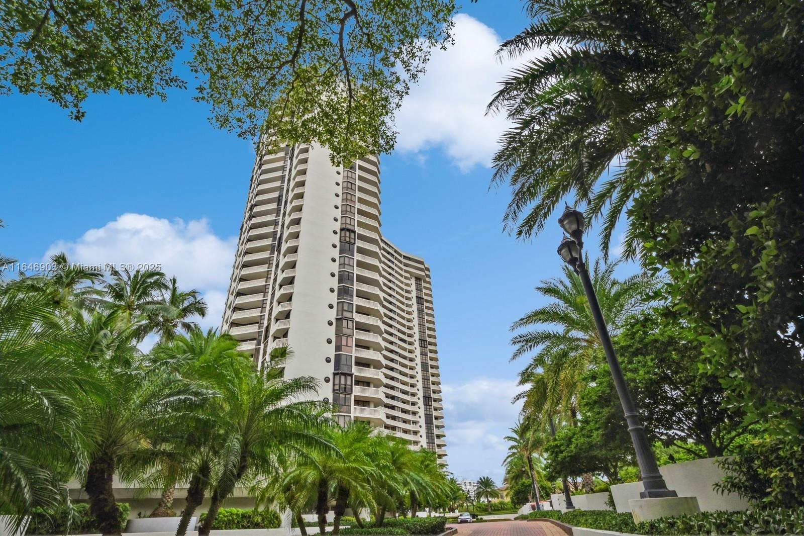 1000 W Island Blvd # 2804