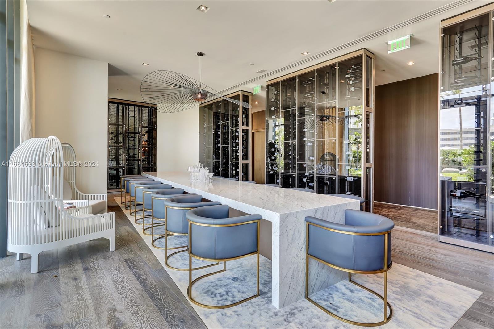 650 NE 32nd St # 3004
