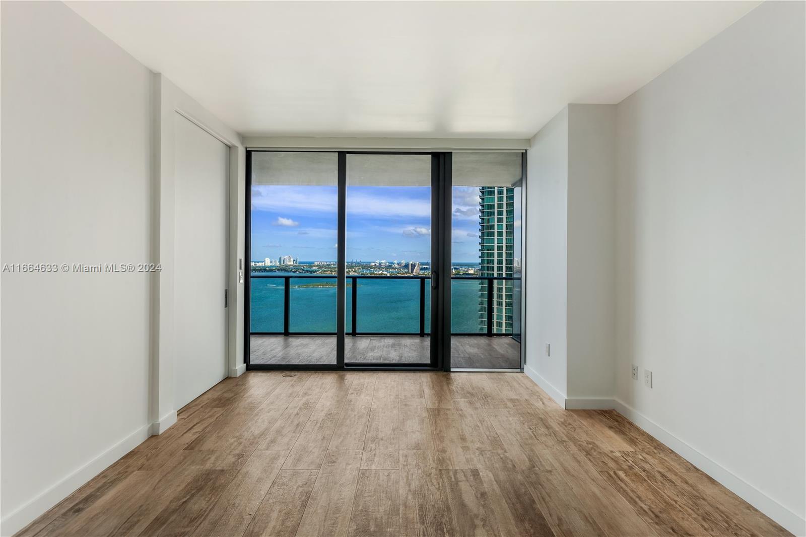 650 NE 32nd St # 3004