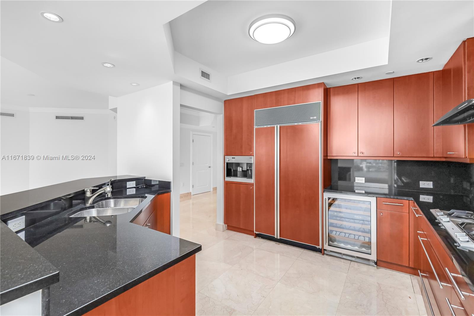 6000 Island Blvd # 1804