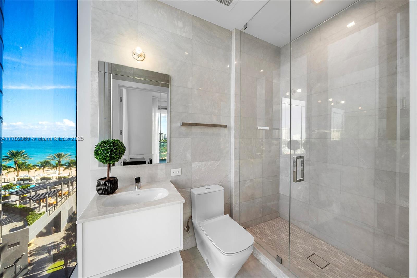 18501 Collins Ave # 501