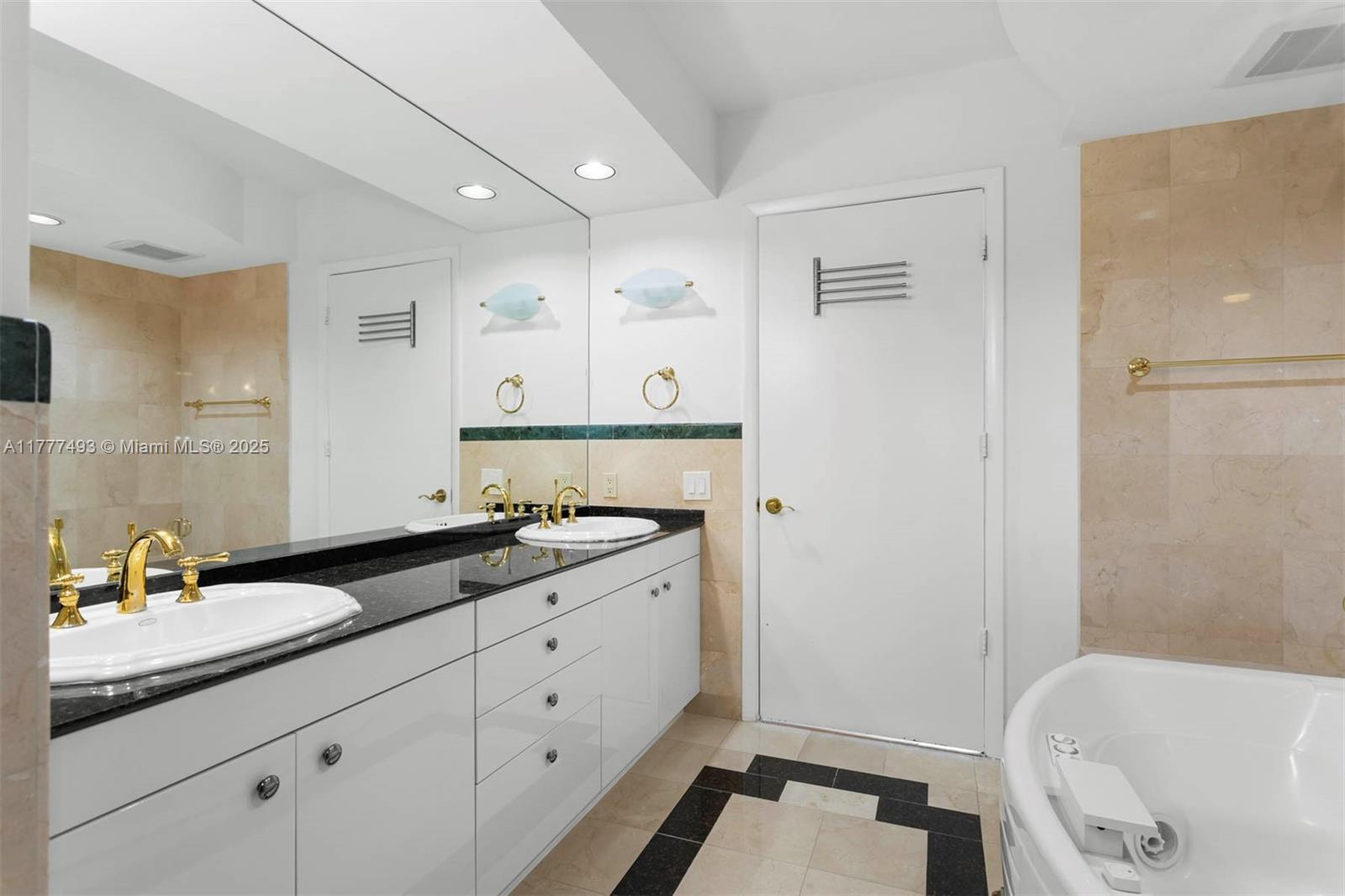19111 Collins Ave # 1206
