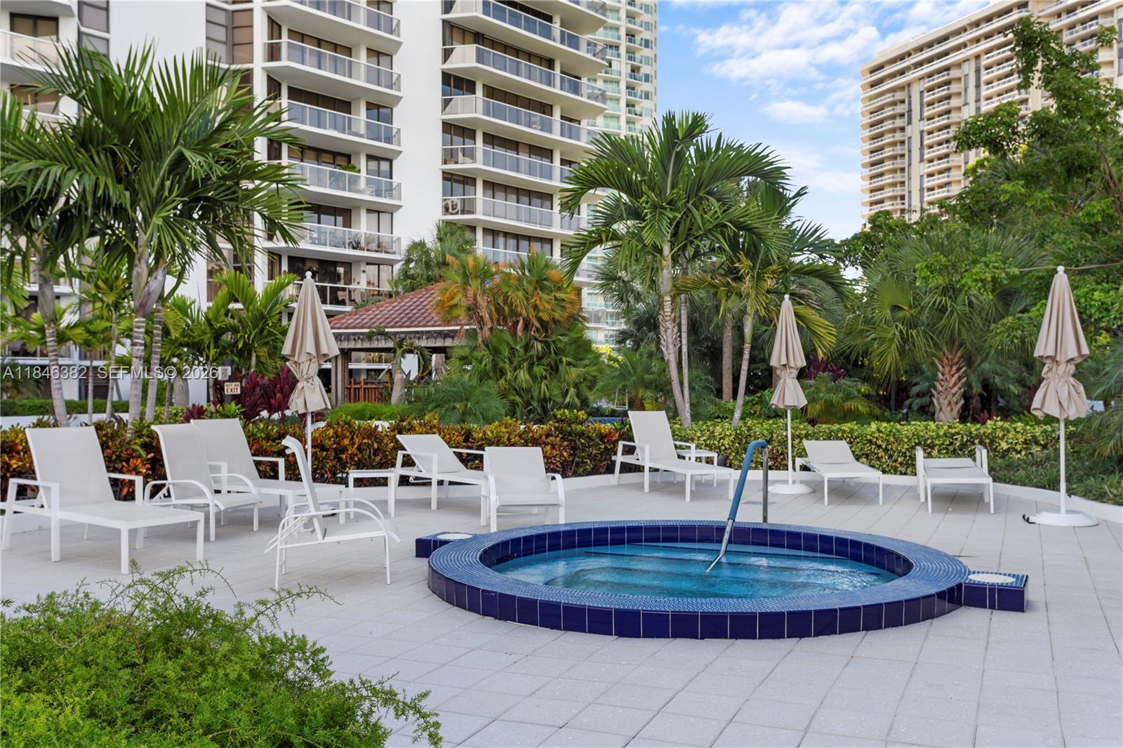 20281 E Country Club Dr # 207