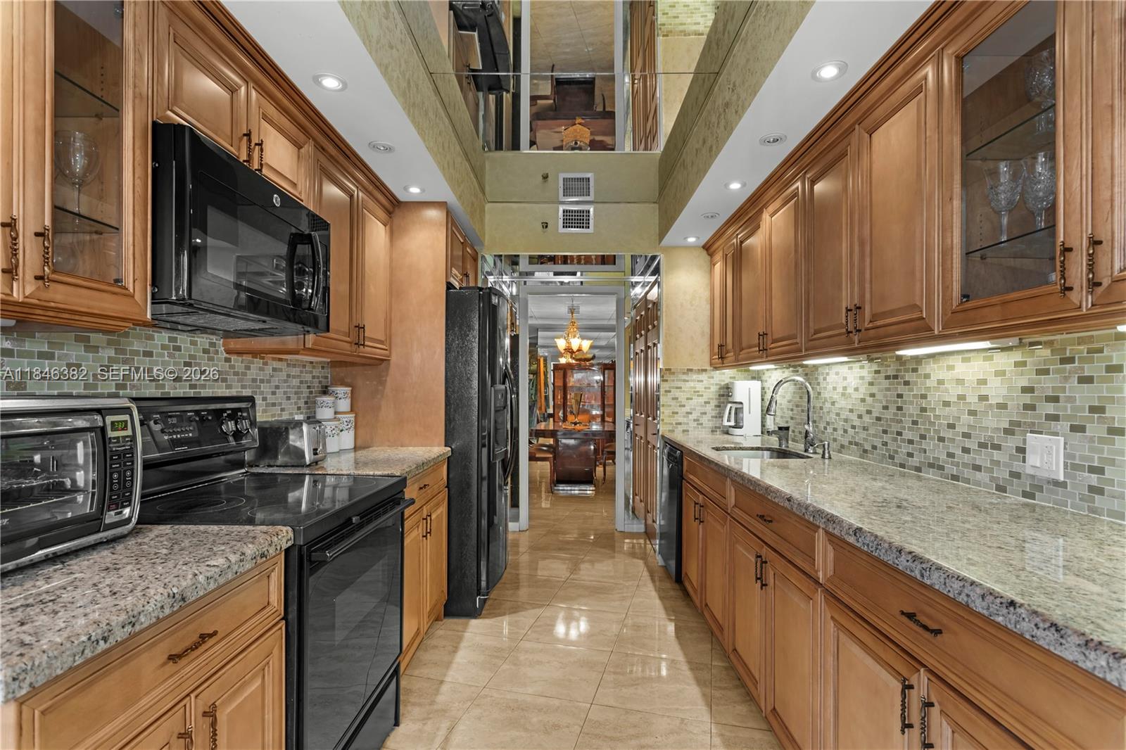 20281 E Country Club Dr # 207