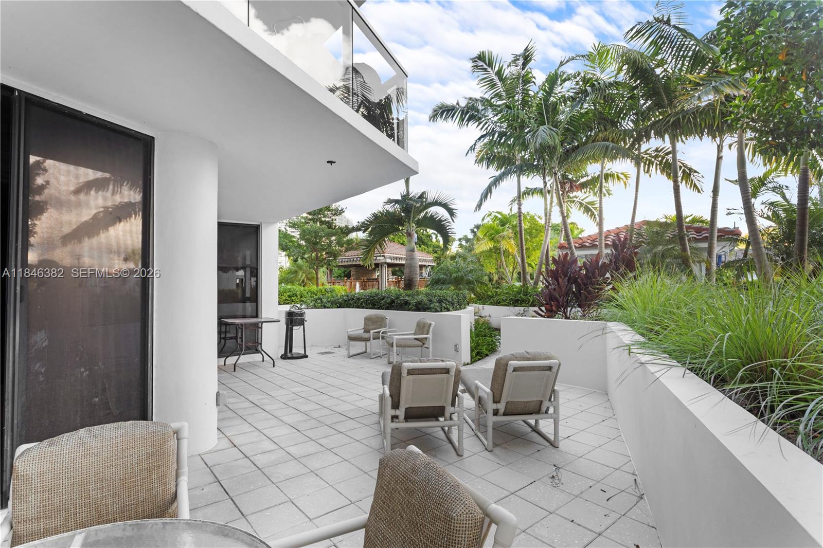 20281 E Country Club Dr # 207