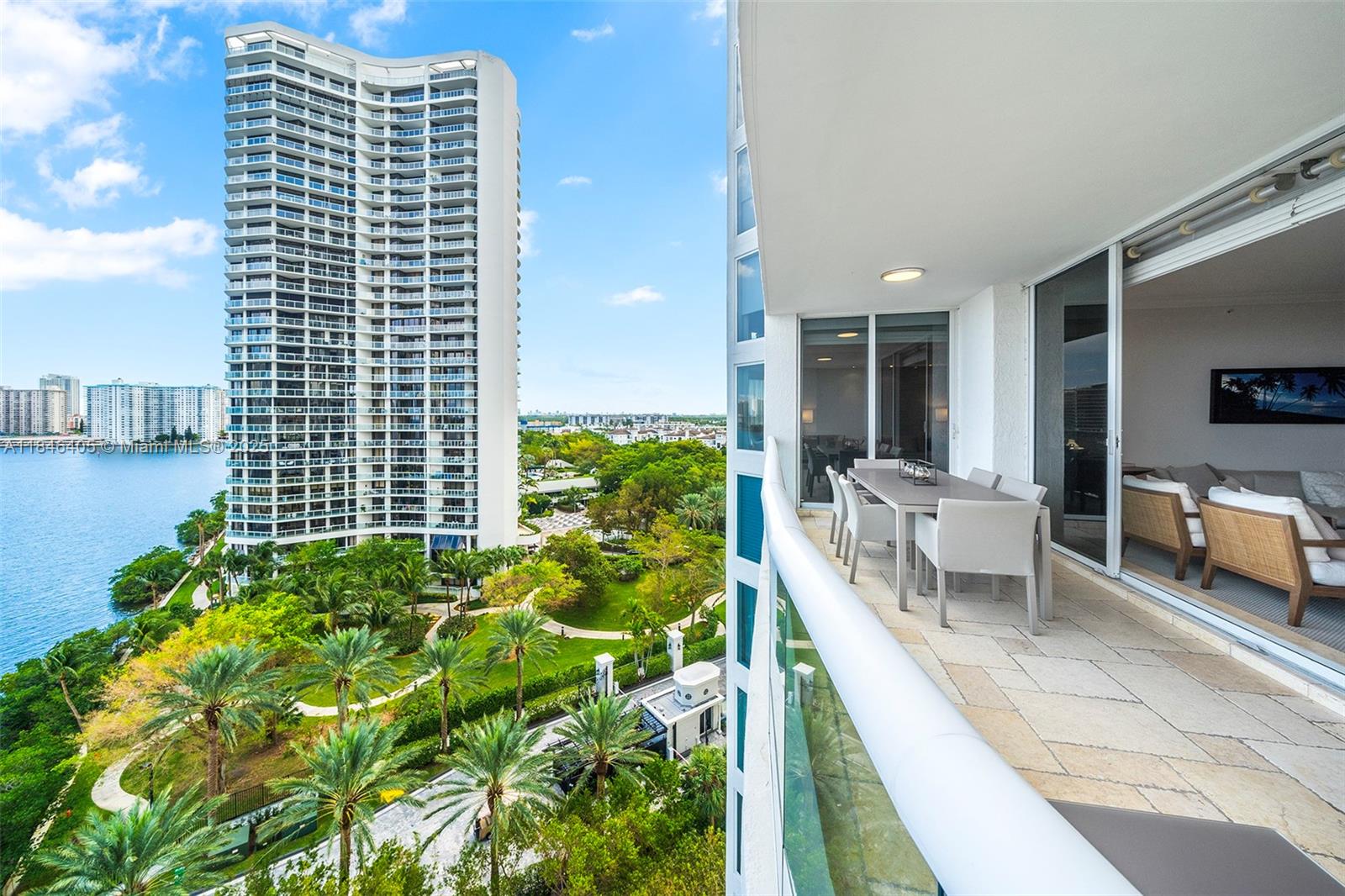 6000 Island Blvd # 1007