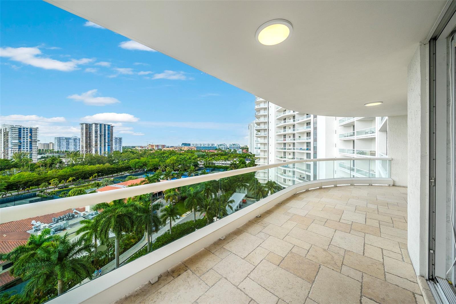 6000 Island Blvd # 1007