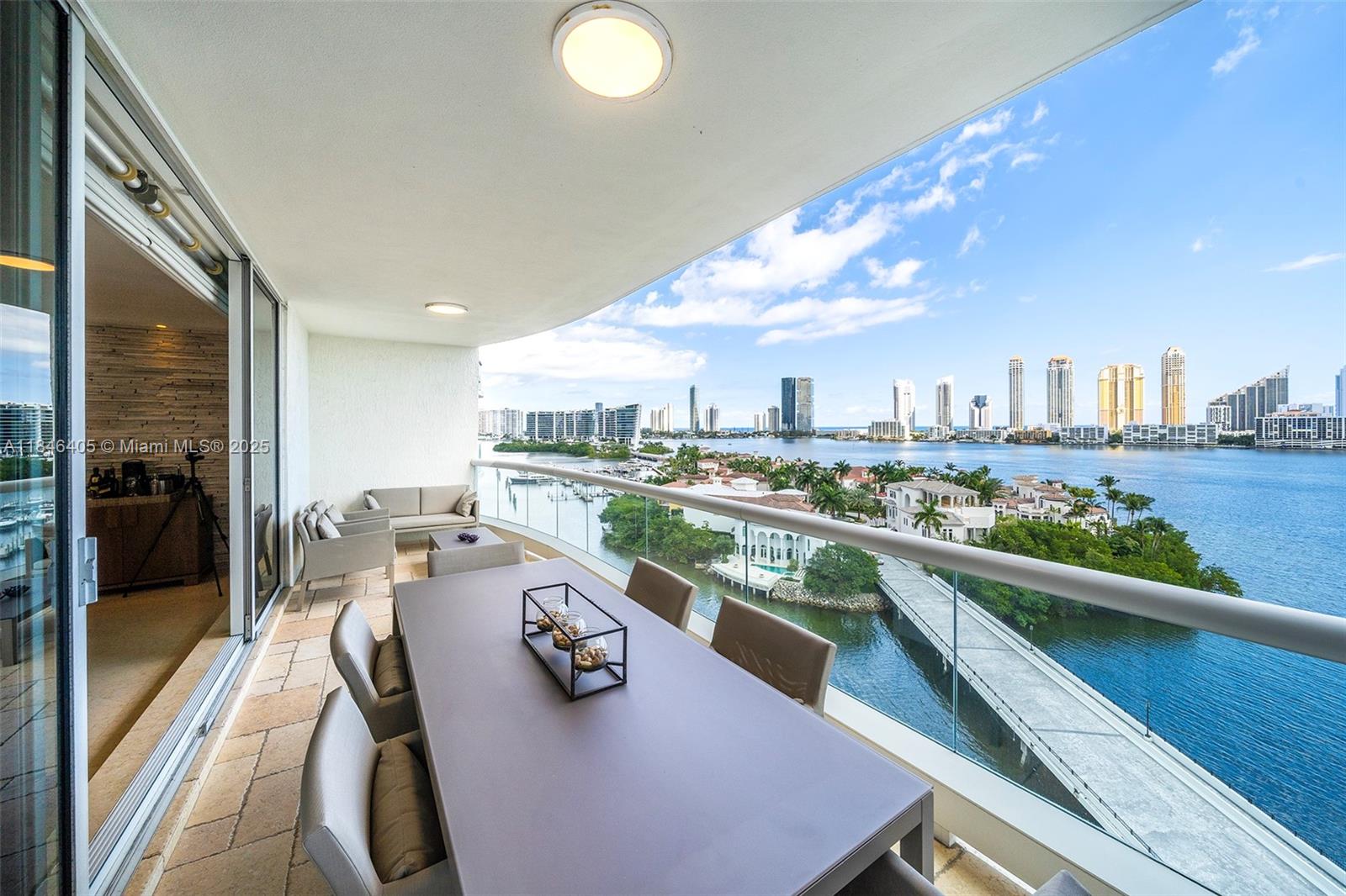 6000 Island Blvd # 1007