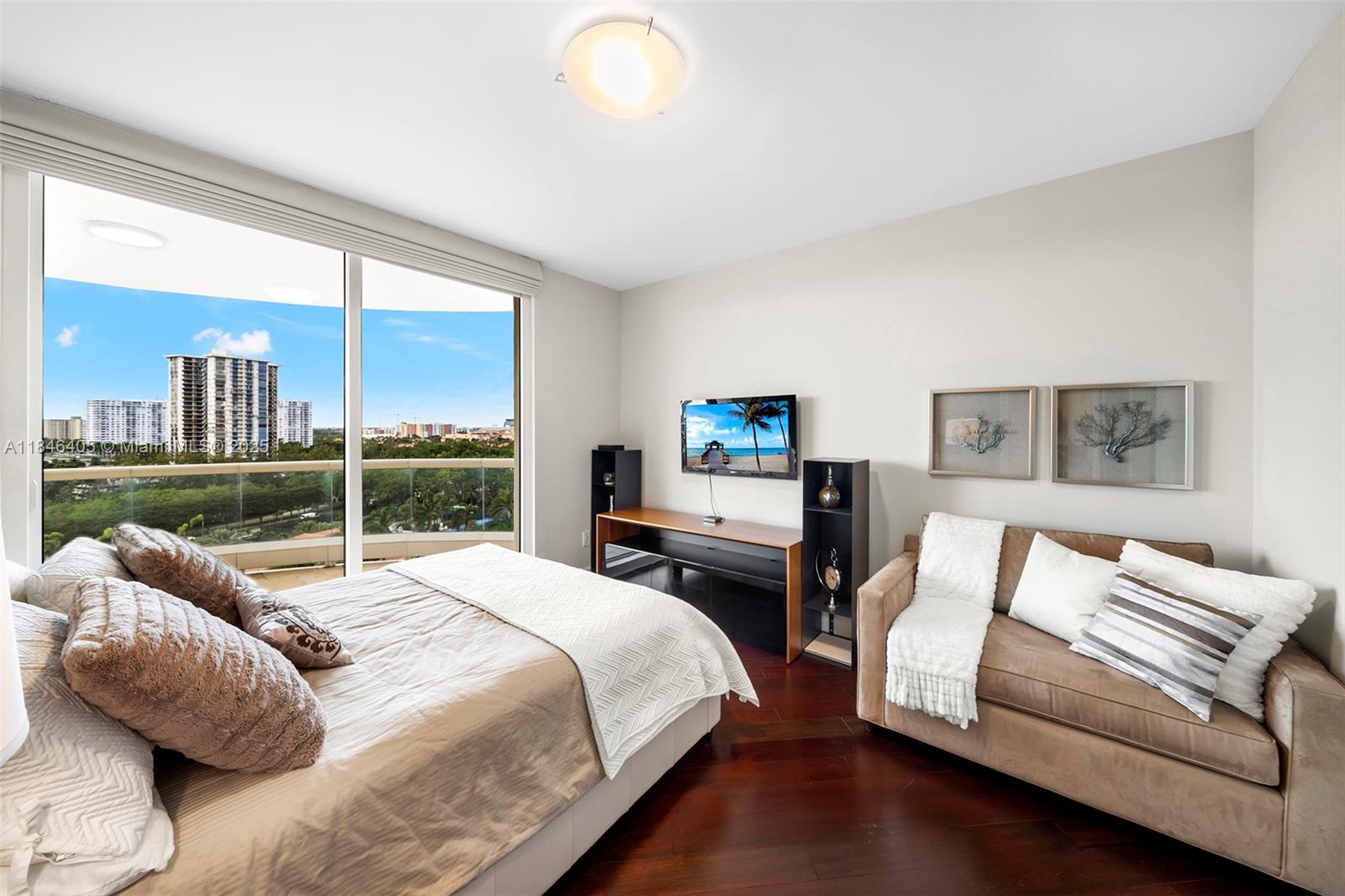 6000 Island Blvd # 1007