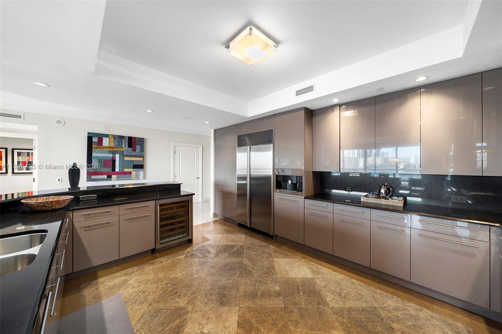 6000 Island Blvd # 1007