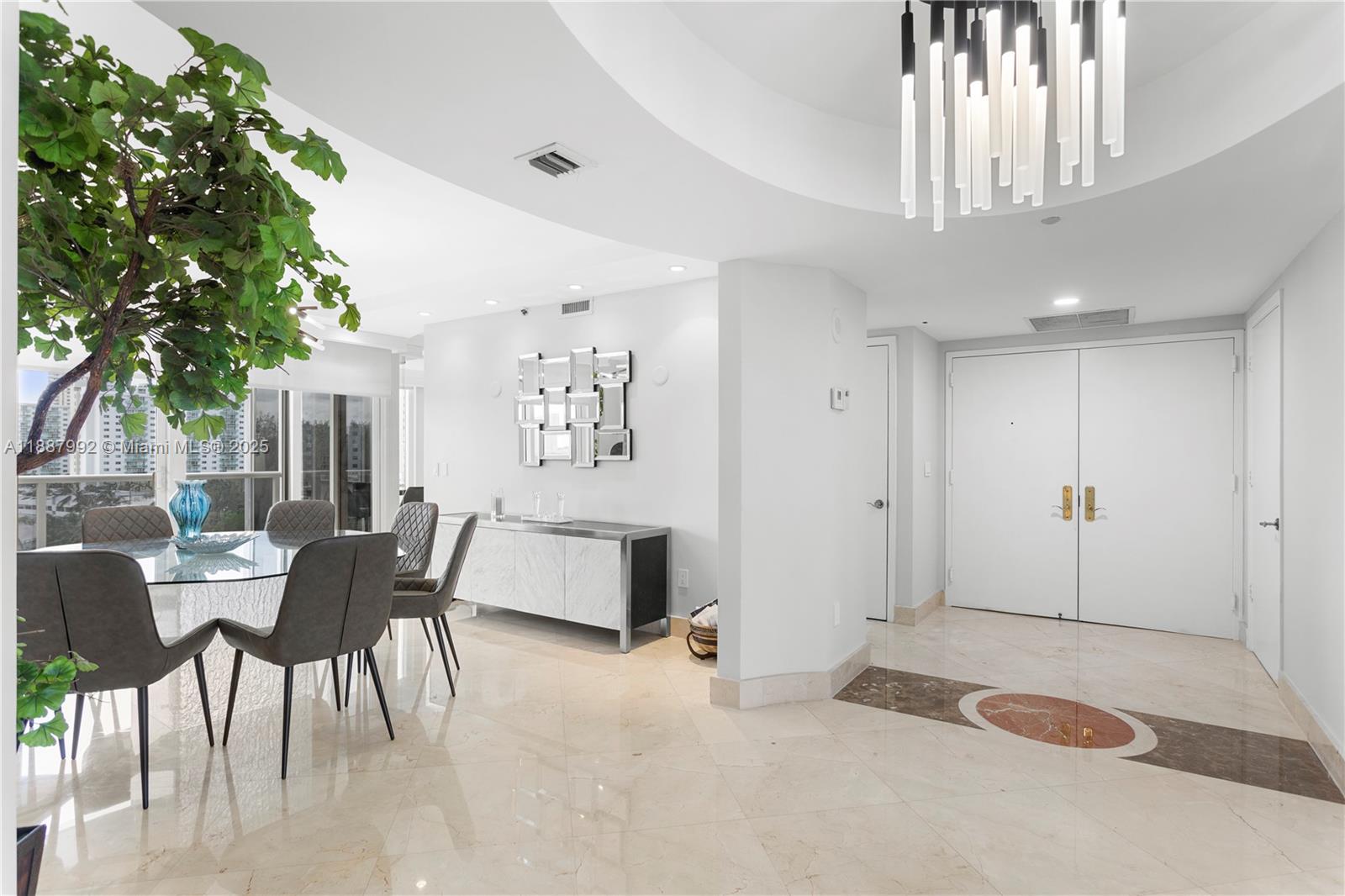 19111 Collins Ave # 604