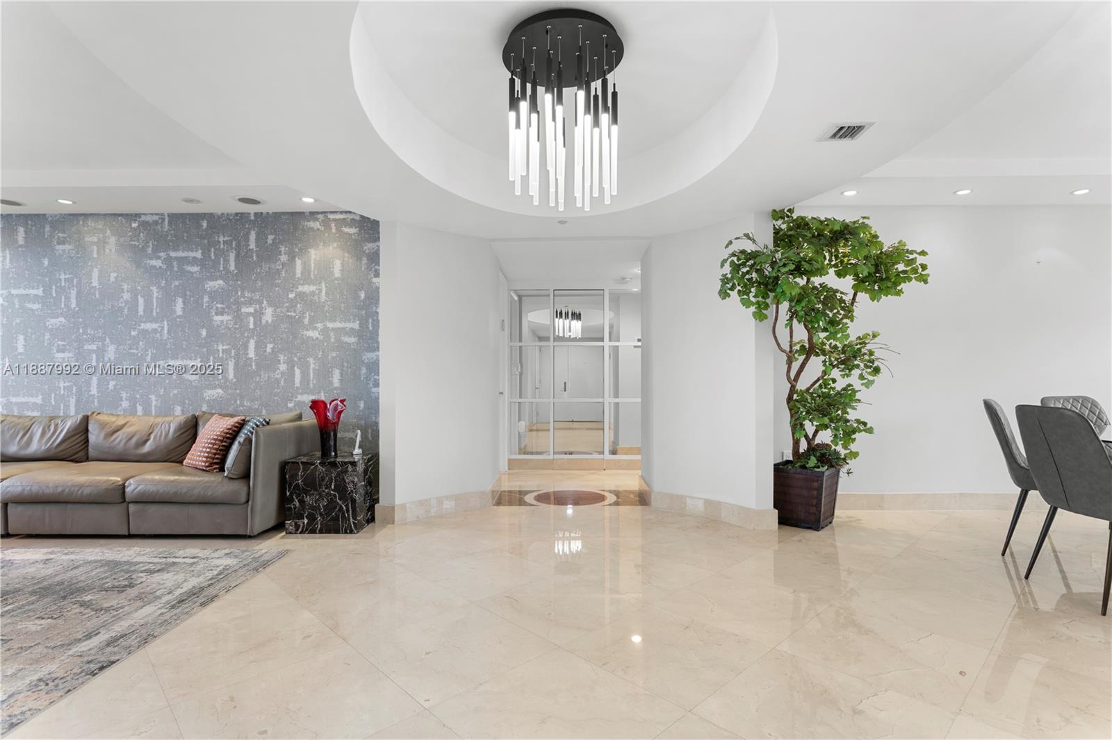 19111 Collins Ave # 604