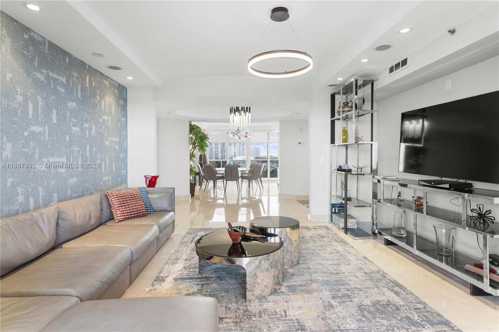 19111 Collins Ave # 604