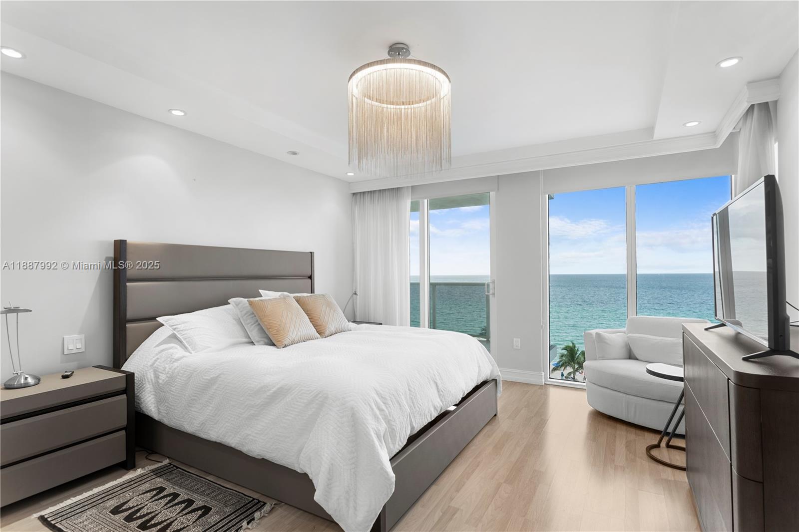 19111 Collins Ave # 604