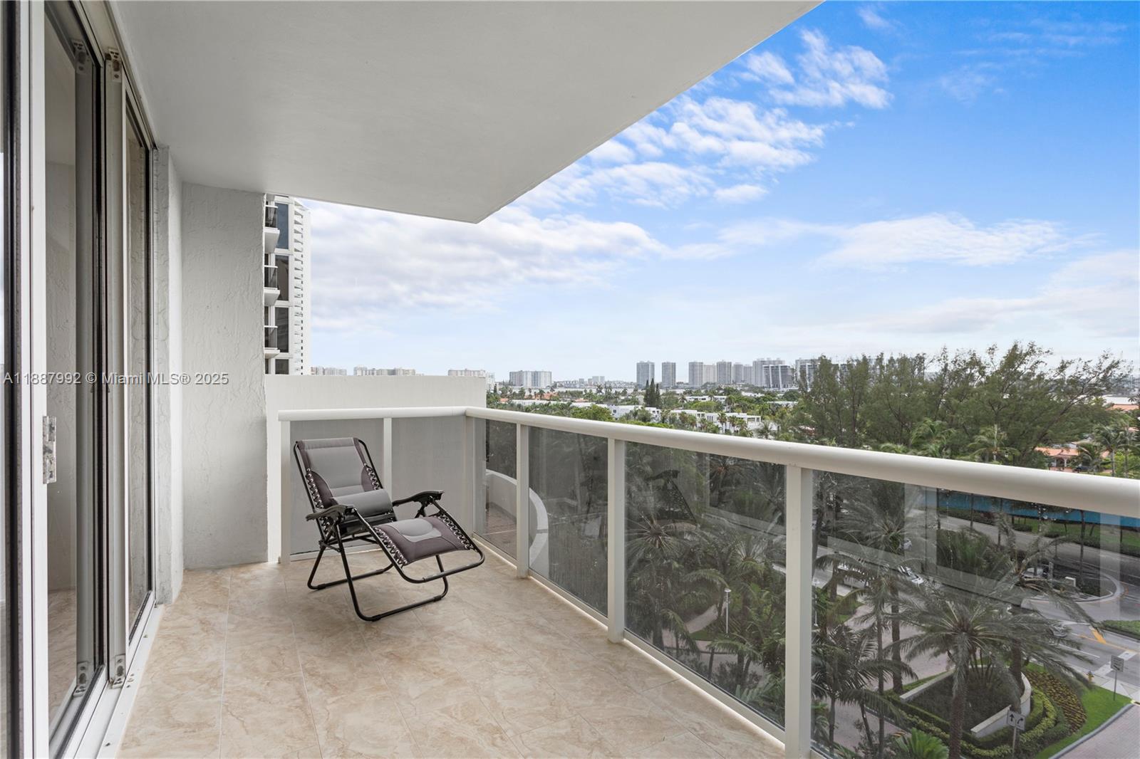 19111 Collins Ave # 604