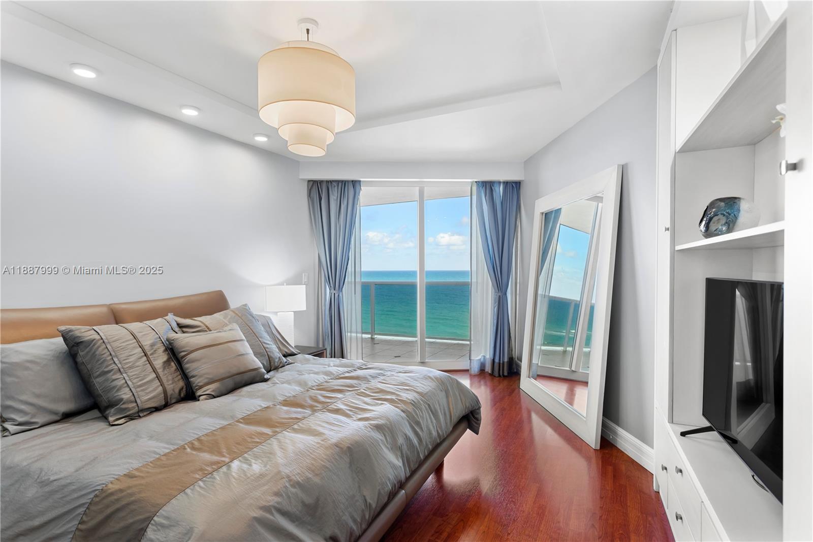 19111 Collins Ave # 806