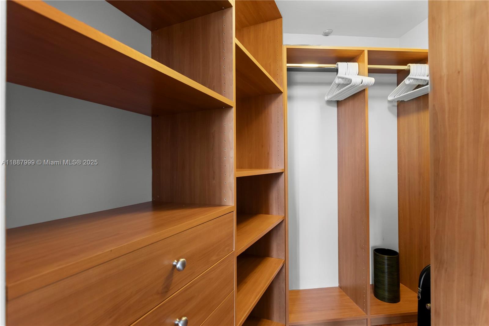 19111 Collins Ave # 806