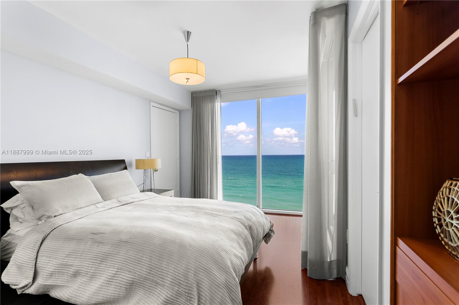 19111 Collins Ave # 806