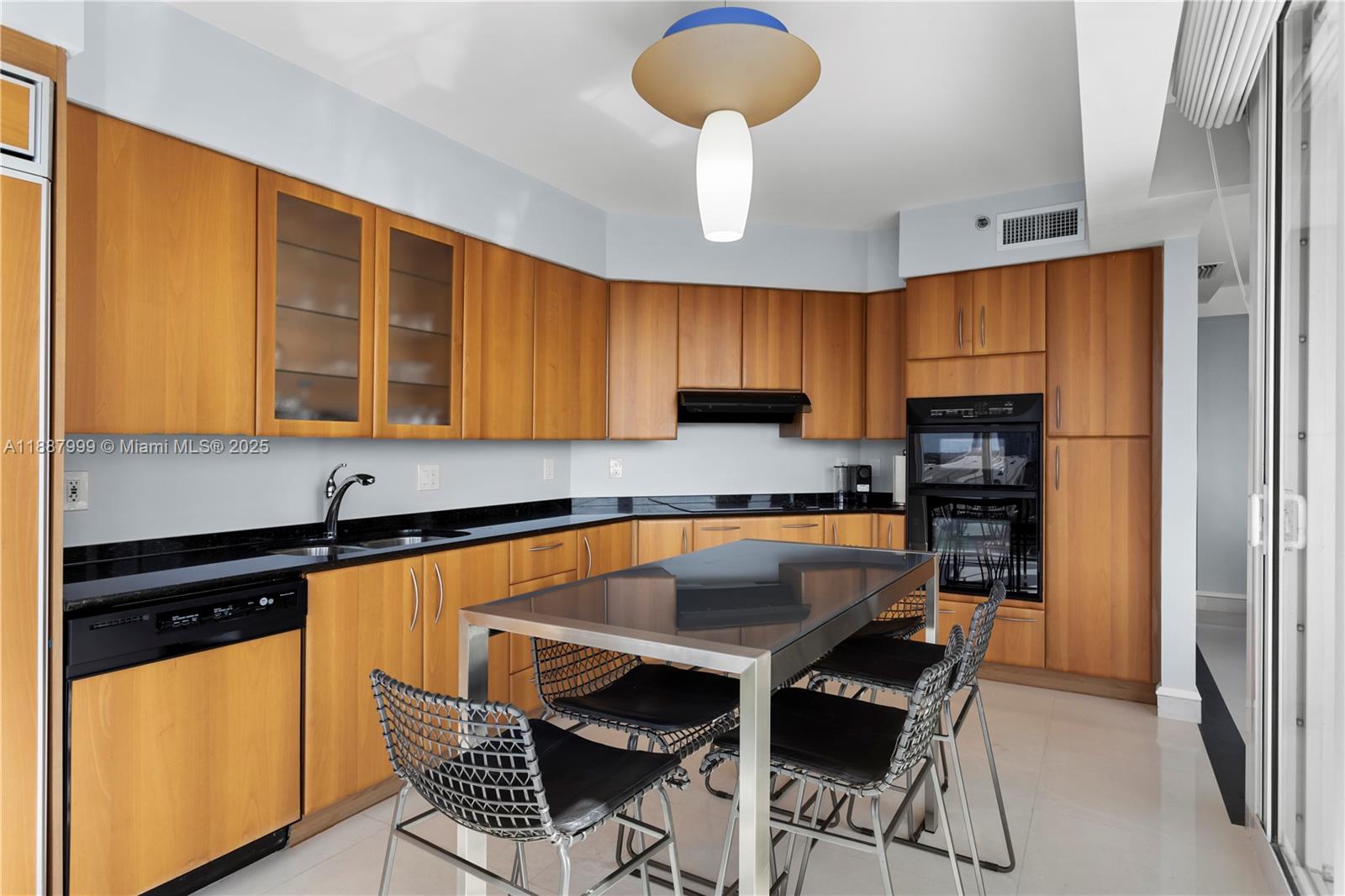 19111 Collins Ave # 806
